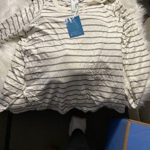 women’s plus size pull over shirt